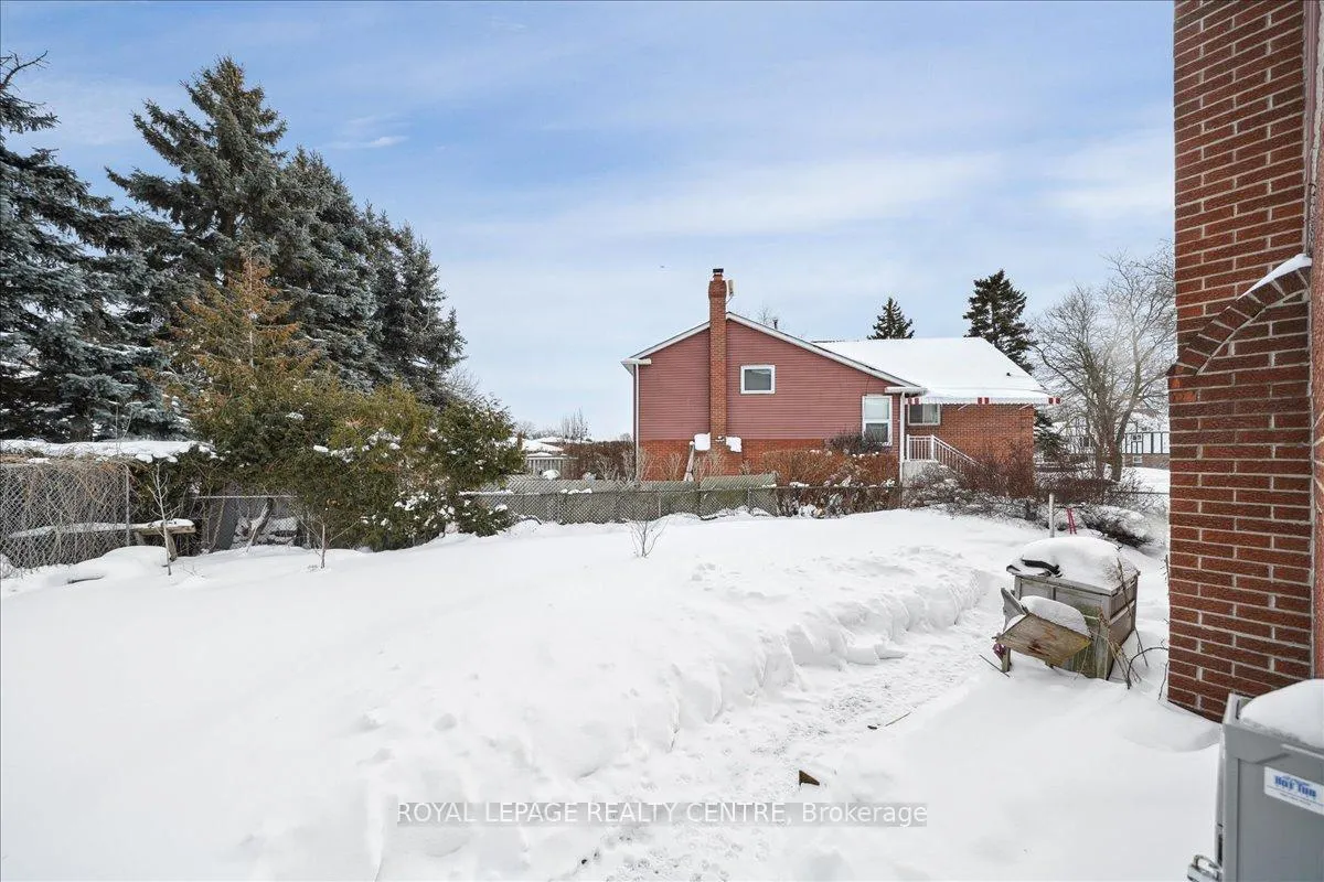 Photo 19 of 8 Judith Crescent, Brampton, Northgate — HOMEH