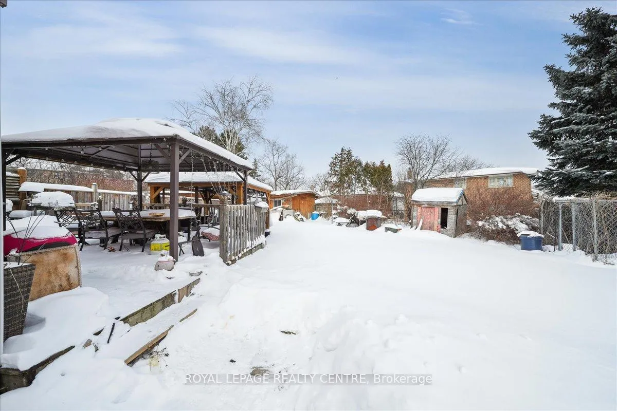 Photo 20 of 8 Judith Crescent, Brampton, Northgate — HOMEH