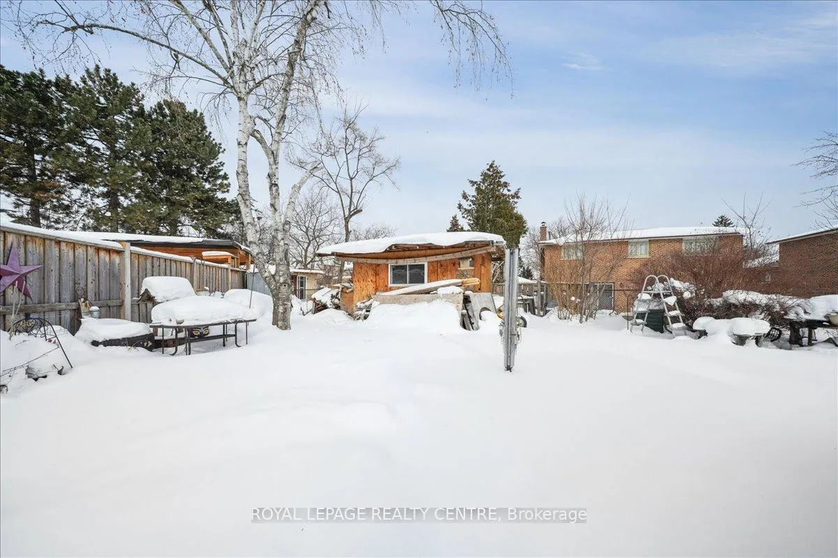 Photo 21 of 8 Judith Crescent, Brampton, Northgate — HOMEH