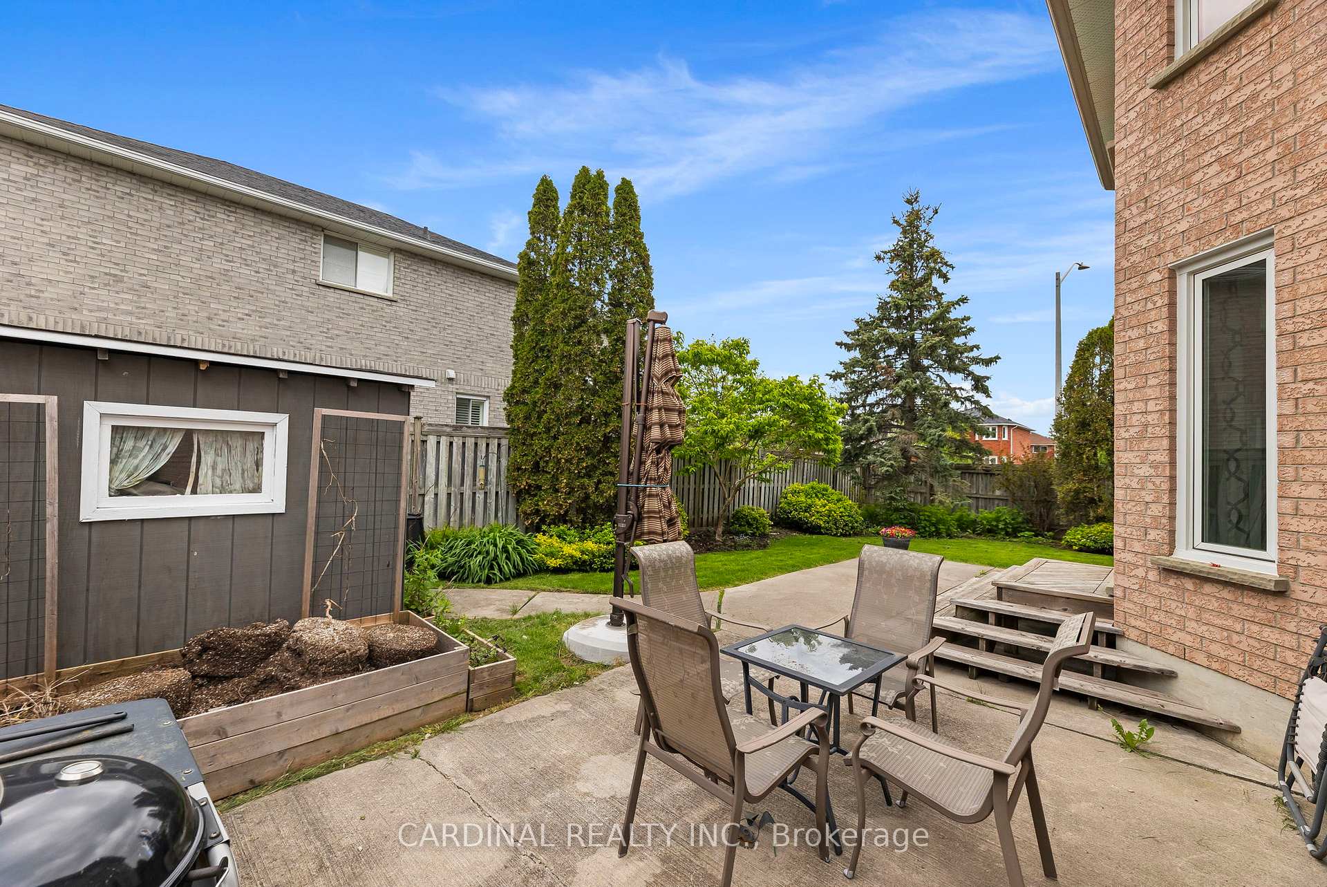 Photo 4 of 124 Avondale Drive, Clarington, Courtice — HOMEH