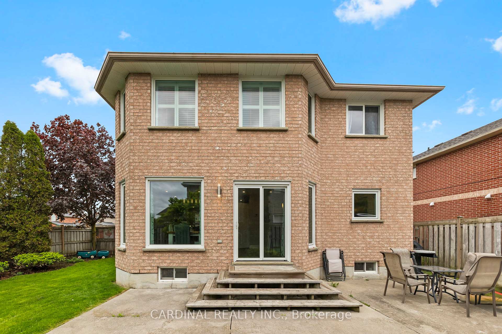 Photo 7 of 124 Avondale Drive, Clarington, Courtice — HOMEH