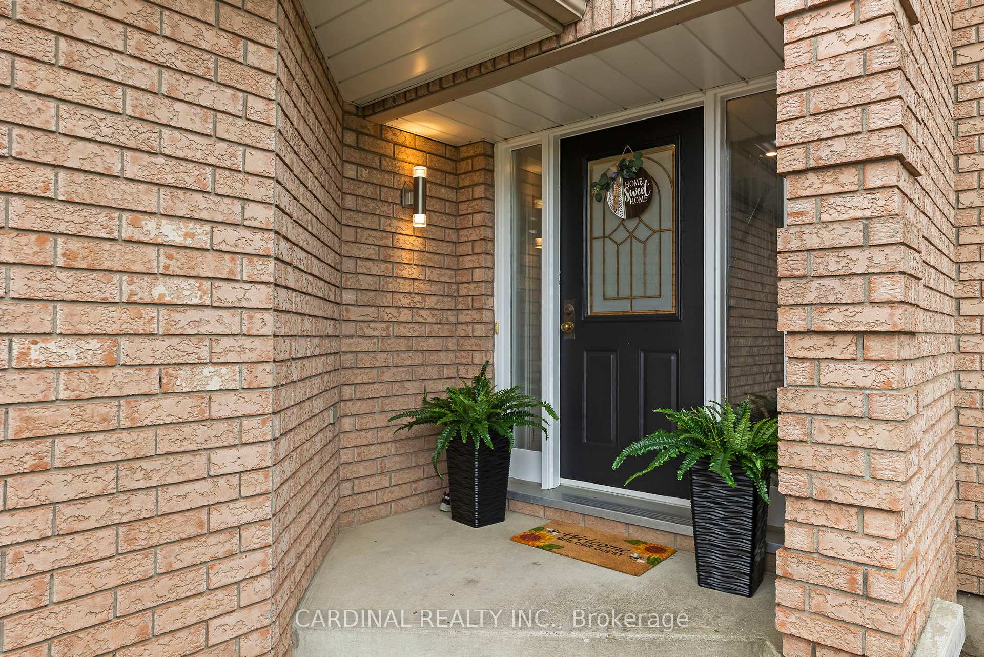 Photo 8 of 124 Avondale Drive, Clarington, Courtice — HOMEH
