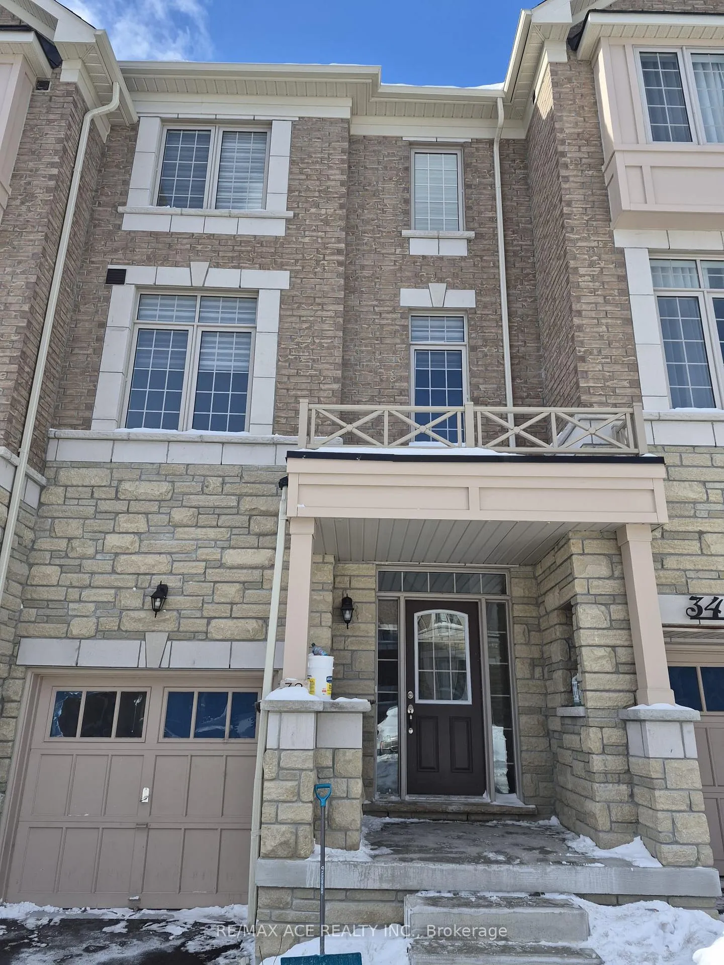 Front of 32 Andress Way