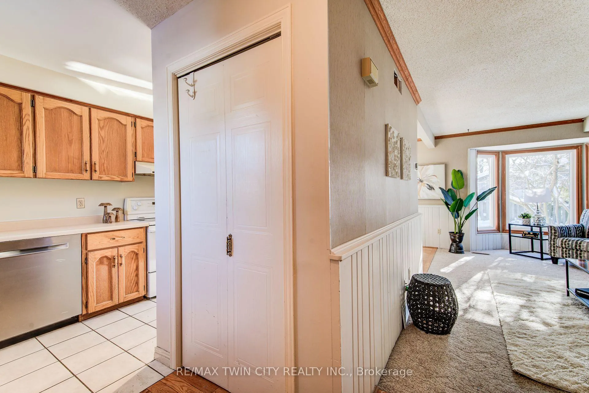 Photo 7 of 8 Laurelwood Court, Guelph, Kortright West — HOMEH