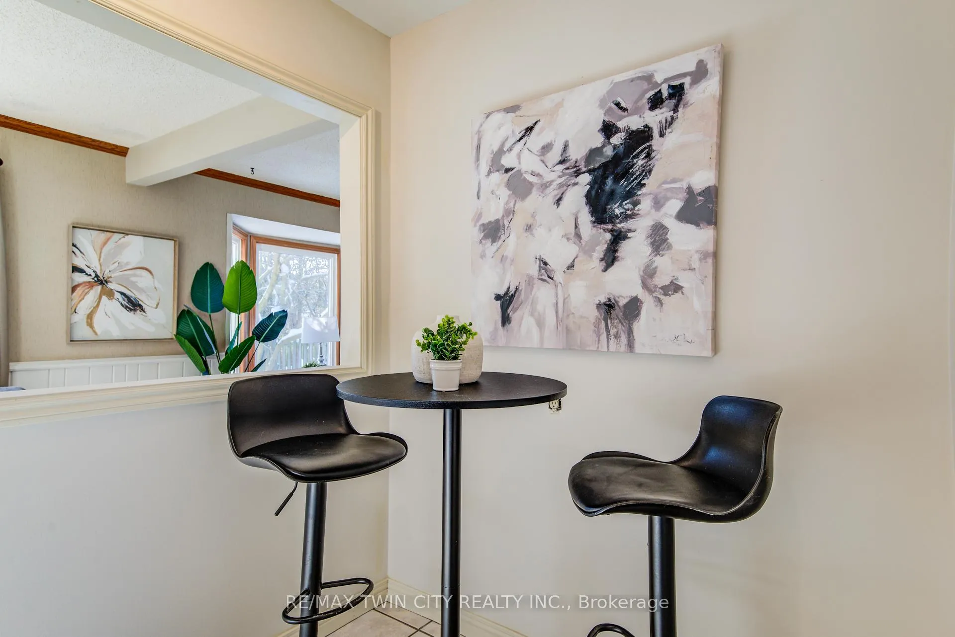 Photo 10 of 8 Laurelwood Court, Guelph, Kortright West — HOMEH