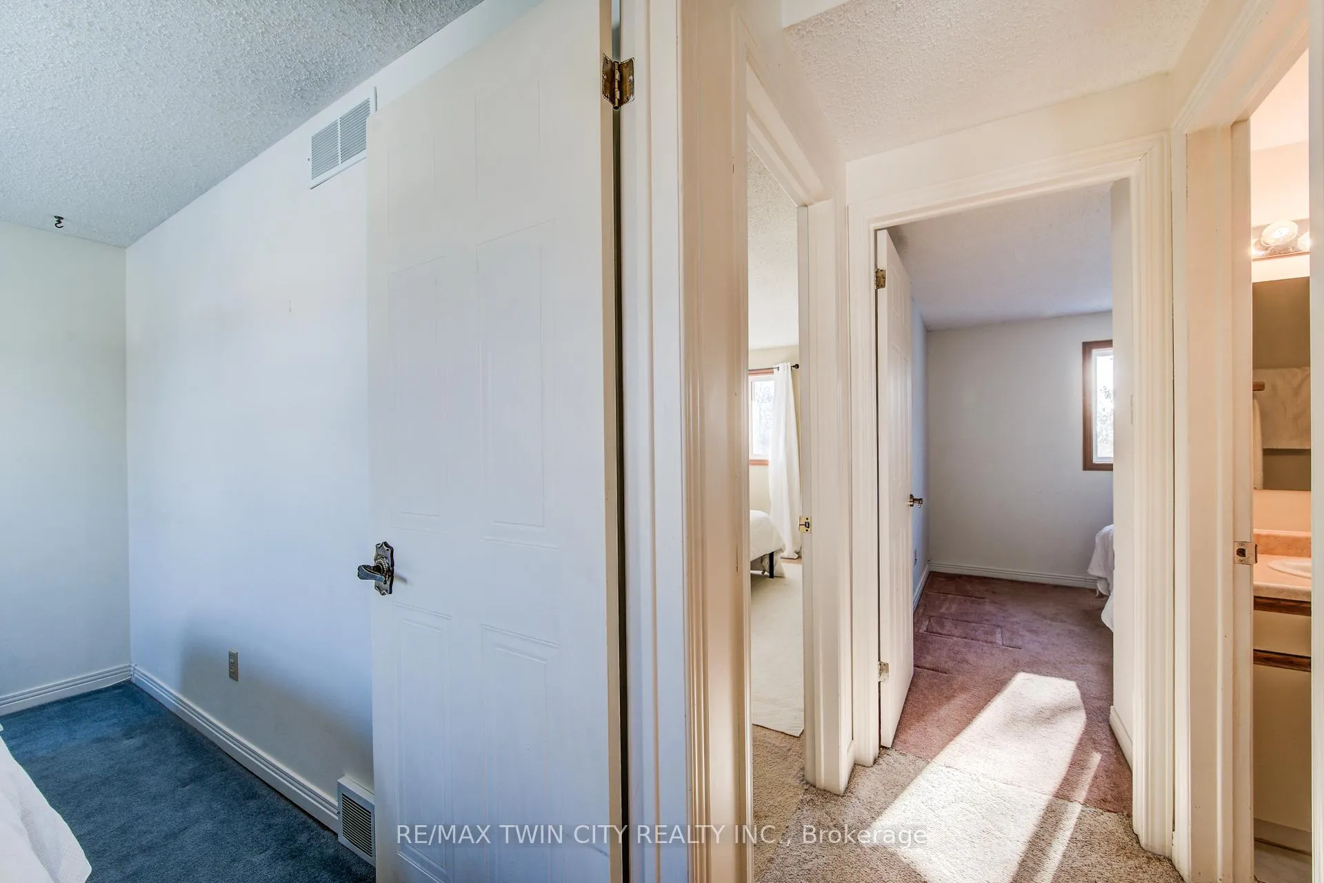 Photo 23 of 8 Laurelwood Court, Guelph, Kortright West — HOMEH