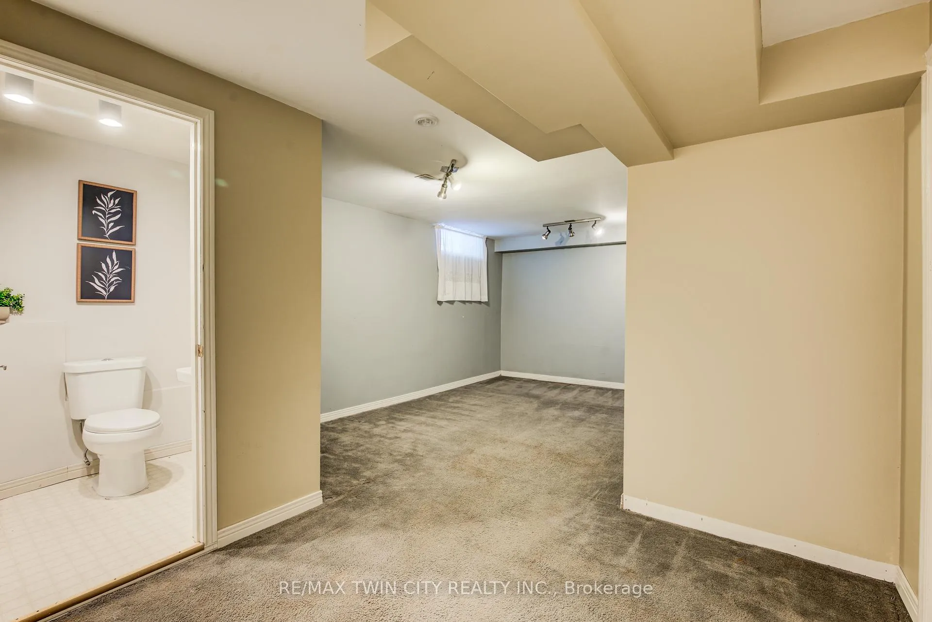 Photo 31 of 8 Laurelwood Court, Guelph, Kortright West — HOMEH