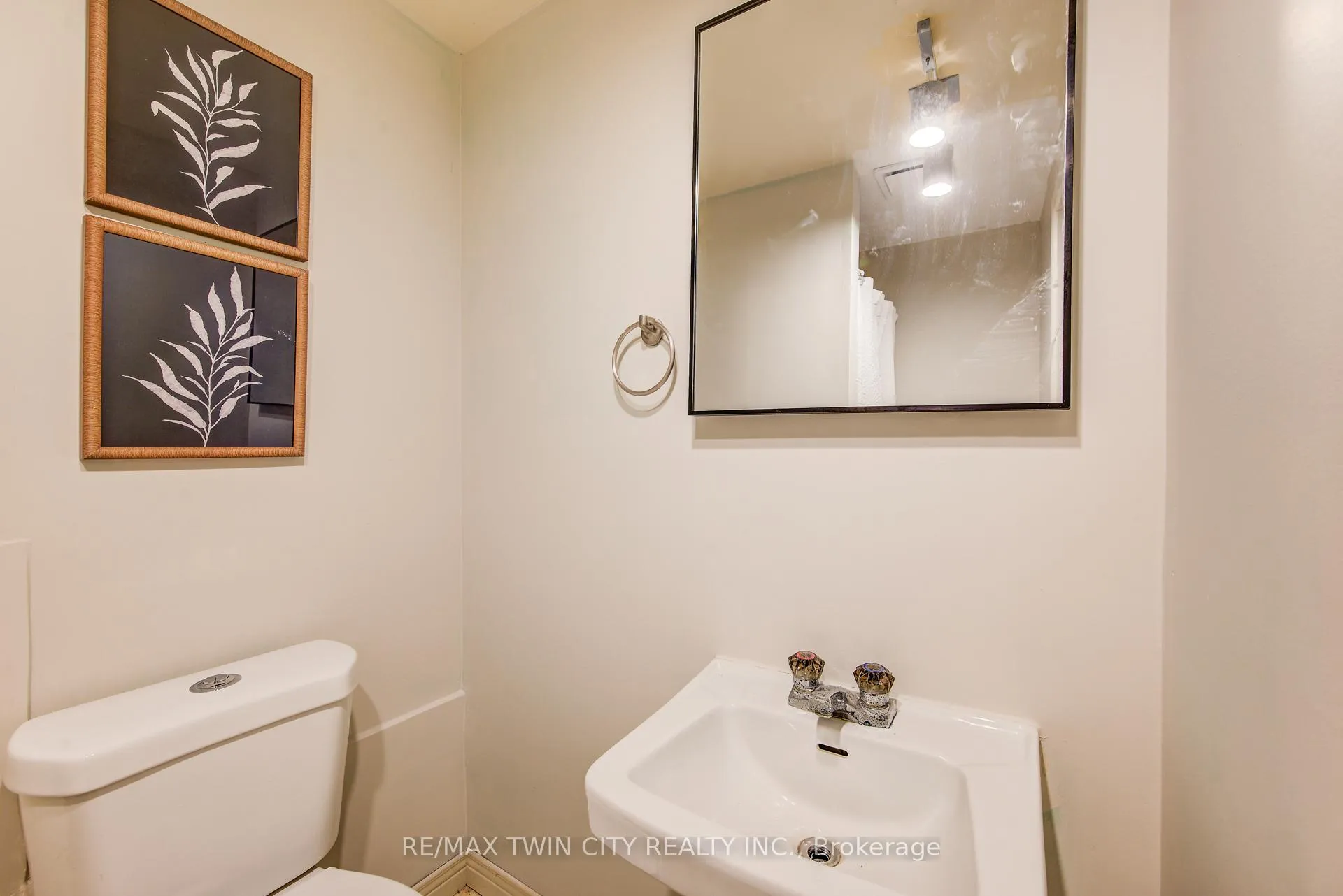 Photo 33 of 8 Laurelwood Court, Guelph, Kortright West — HOMEH
