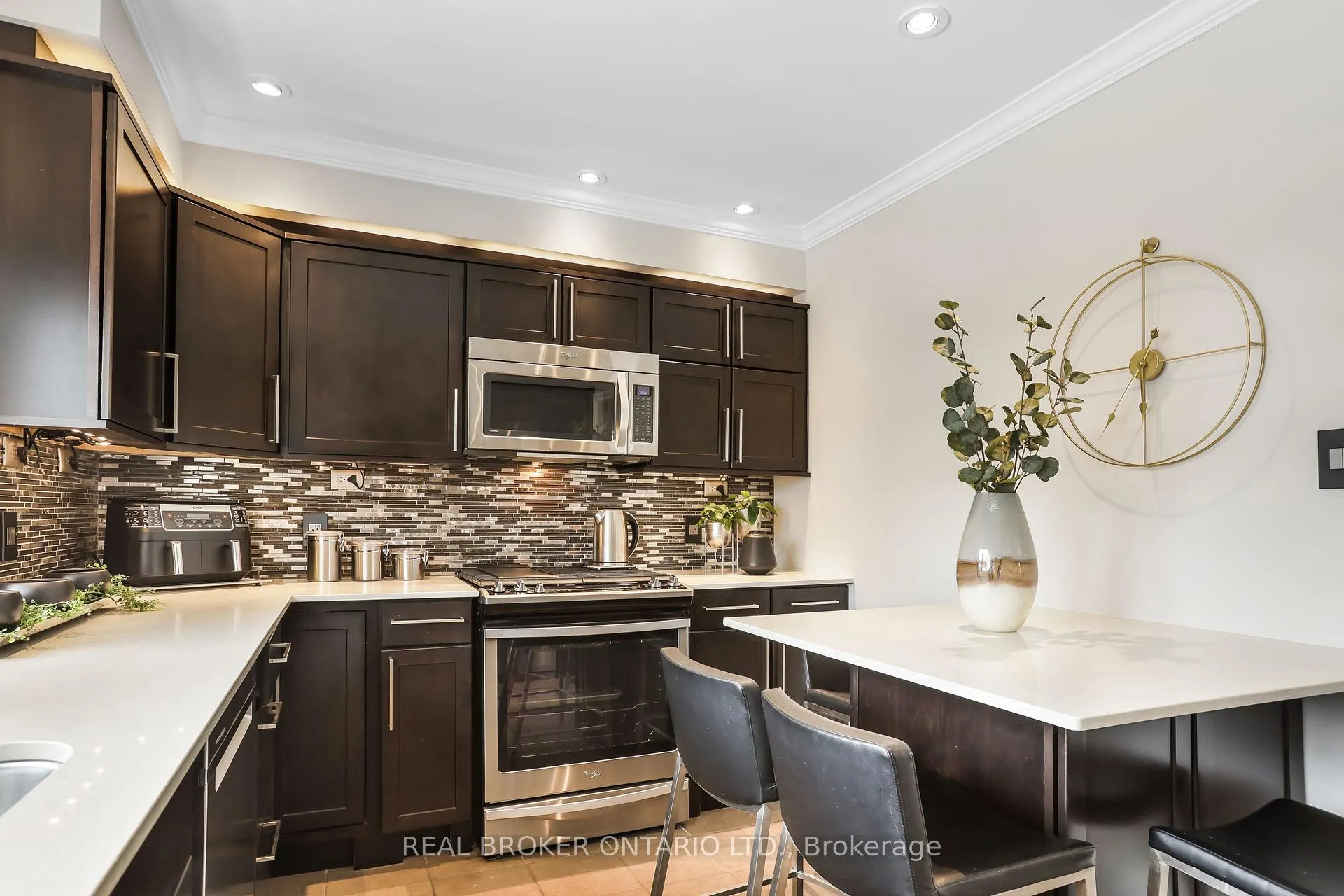 Photo 3 of 231 #8 Highway, Hamilton, Stoney Creek — HOMEH