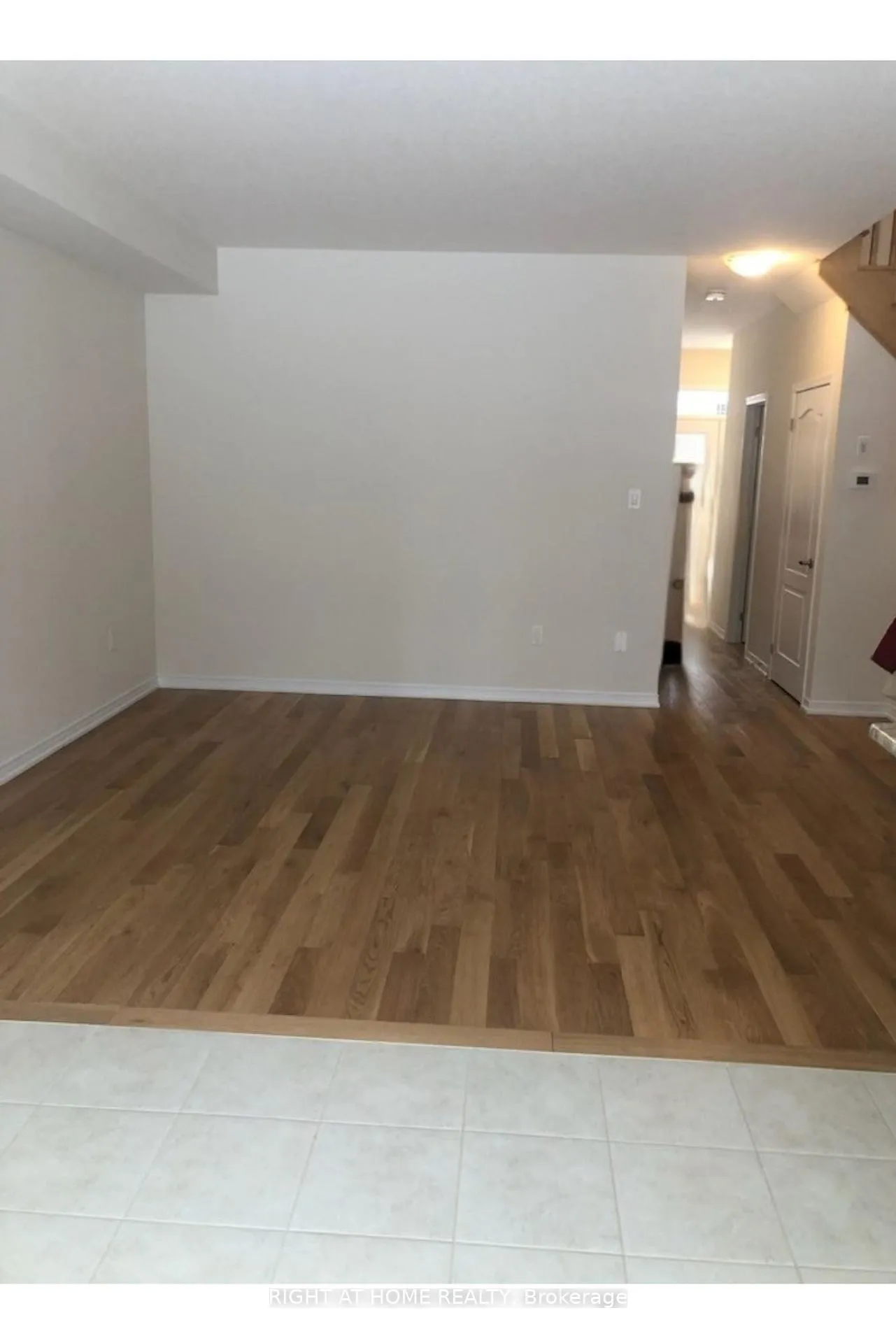 Photo 3 of 7807 Longhouse Lane, Niagara Falls, Brown — HOMEH