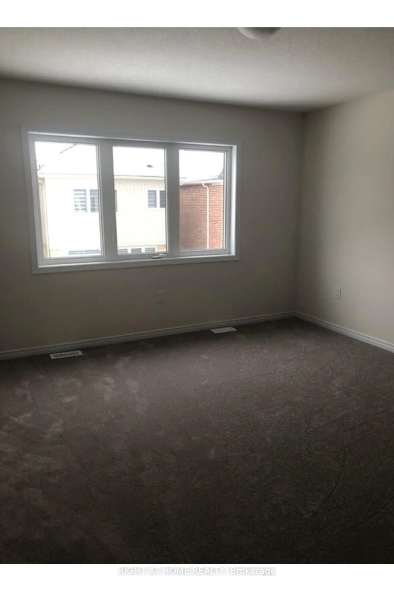 Photo 5 of 7807 Longhouse Lane, Niagara Falls, Brown — HOMEH