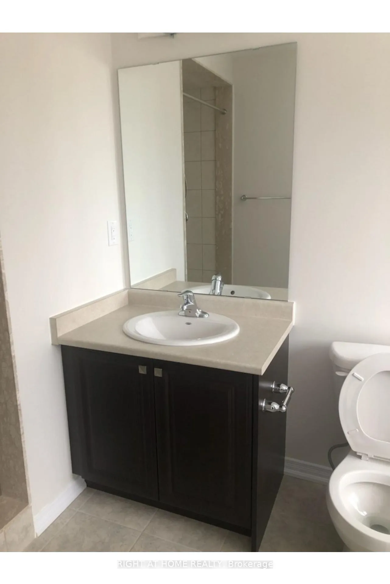 Photo 6 of 7807 Longhouse Lane, Niagara Falls, Brown — HOMEH