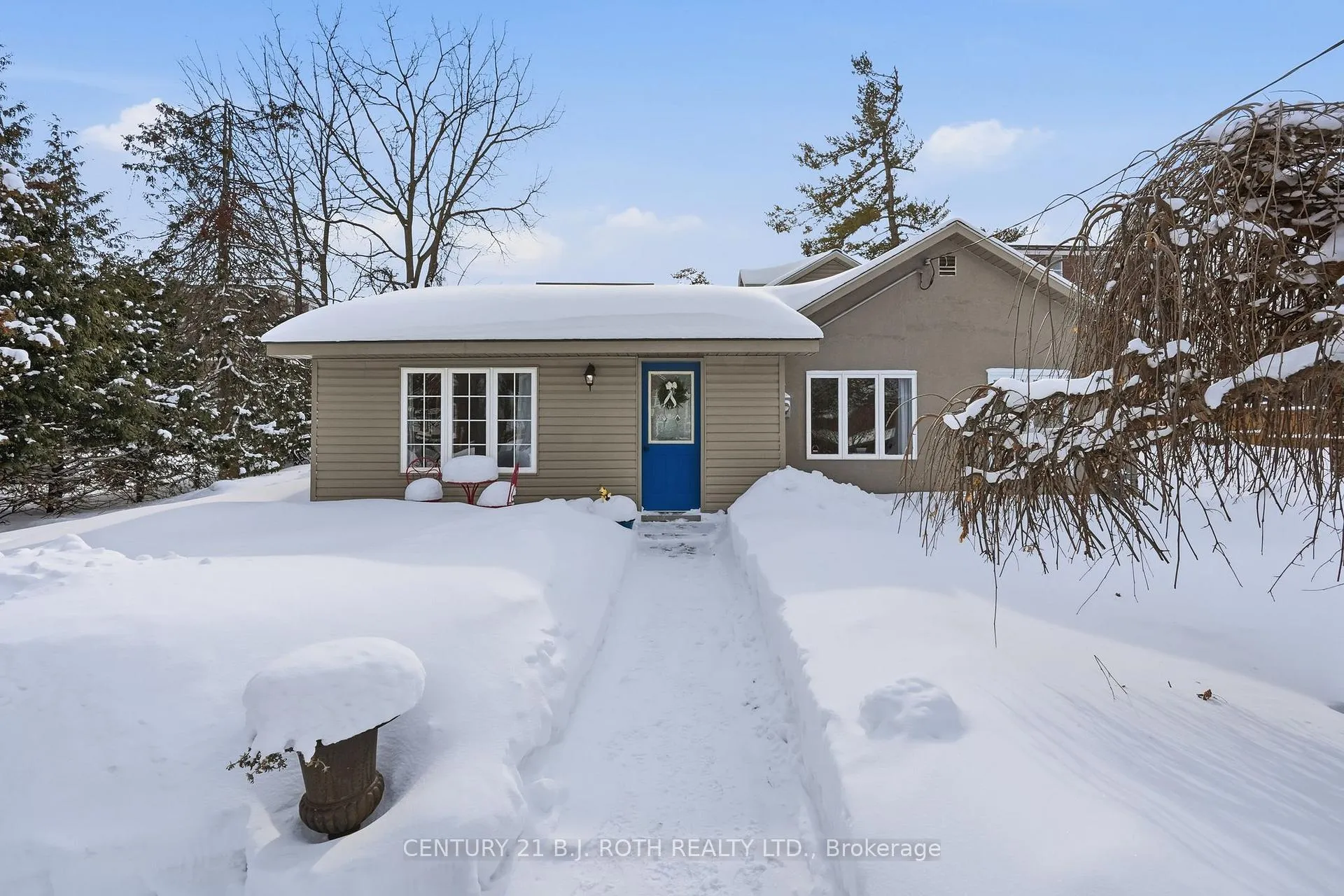 Photo 1 of 116 Burton Avenue, Barrie, Allandale — HOMEH
