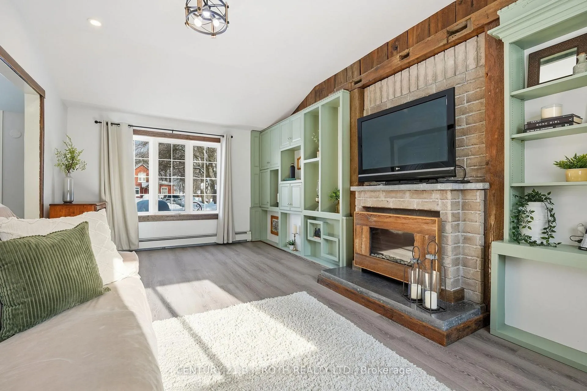 Photo 5 of 116 Burton Avenue, Barrie, Allandale — HOMEH