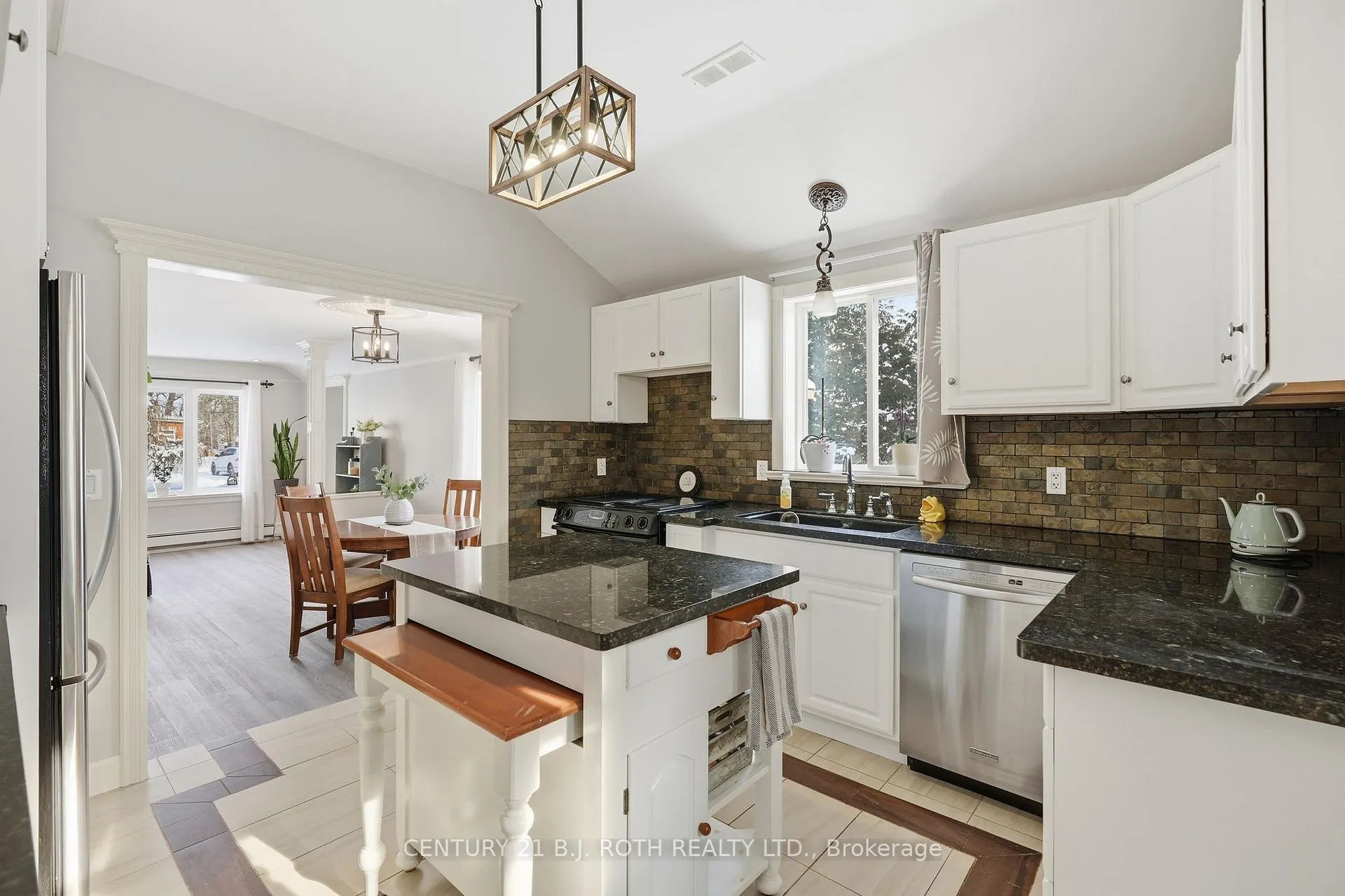 Photo 20 of 116 Burton Avenue, Barrie, Allandale — HOMEH