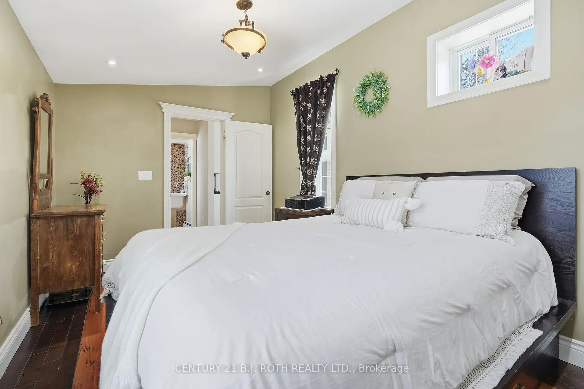 Photo 24 of 116 Burton Avenue, Barrie, Allandale — HOMEH