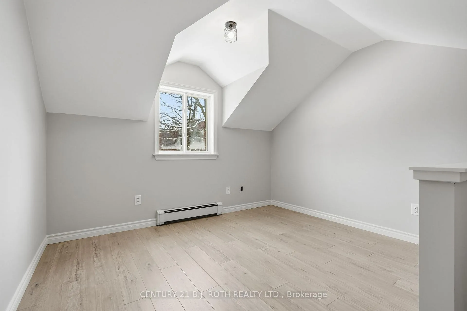 Photo 35 of 116 Burton Avenue, Barrie, Allandale — HOMEH