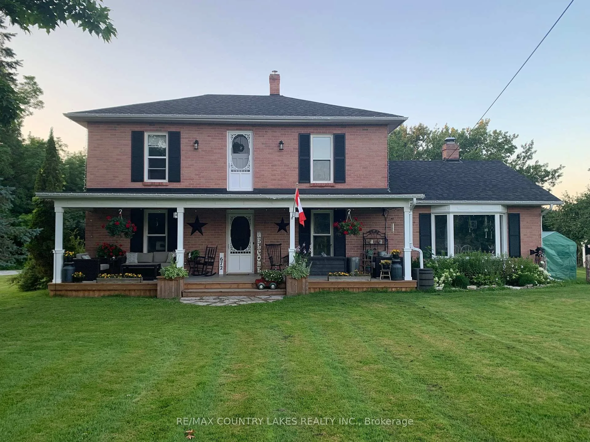 Photo 4 of 672 Simcoe Street, Brock, Beaverton — HOMEH