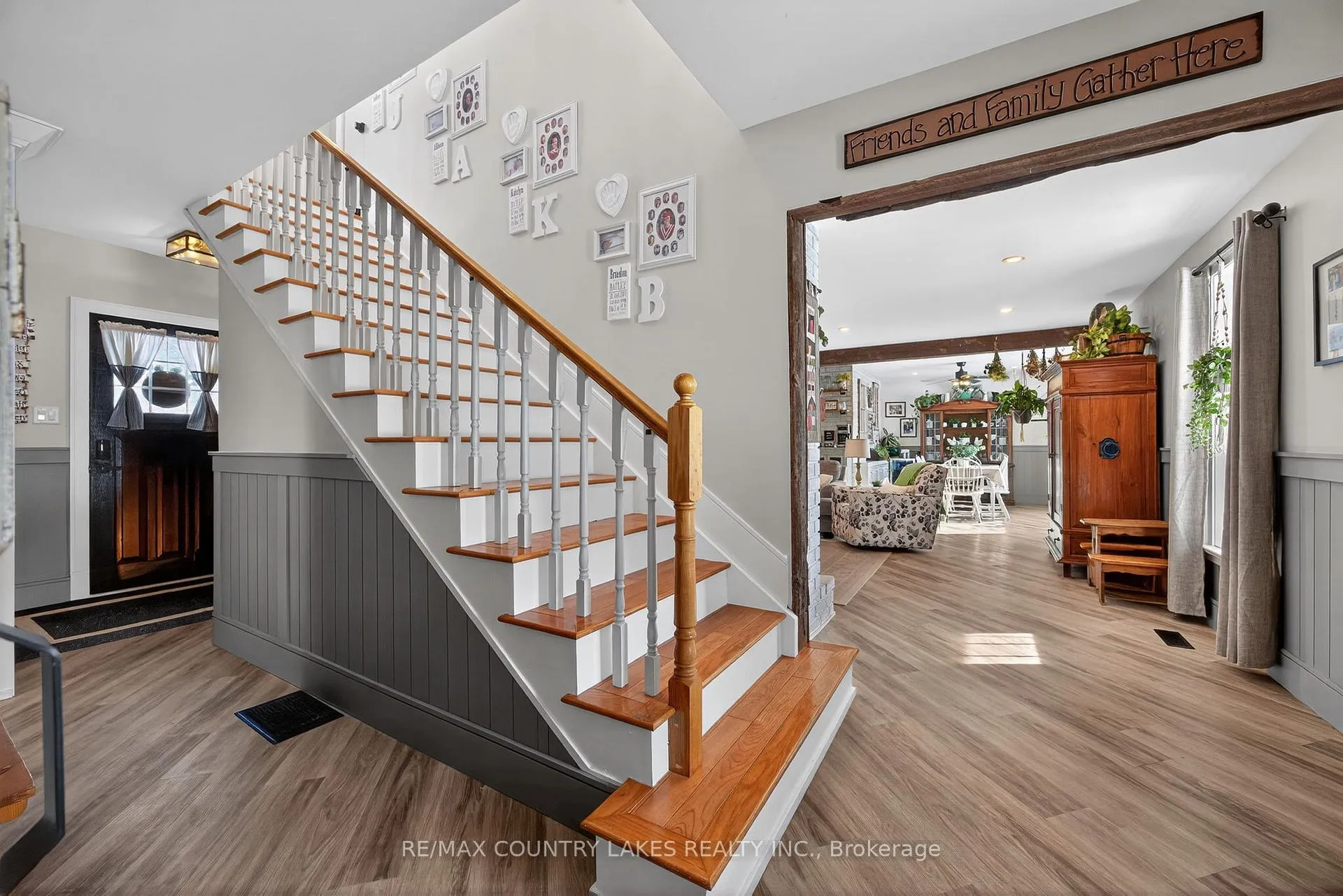 Photo 15 of 672 Simcoe Street, Brock, Beaverton — HOMEH