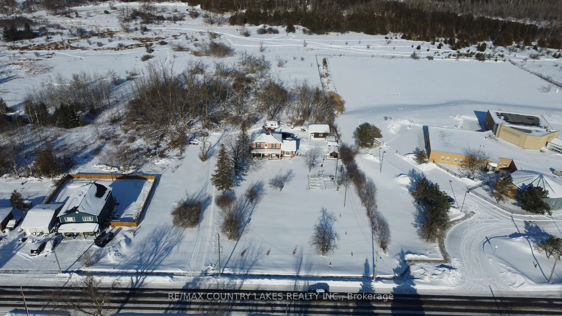 Photo 39 of 672 Simcoe Street, Brock, Beaverton — HOMEH