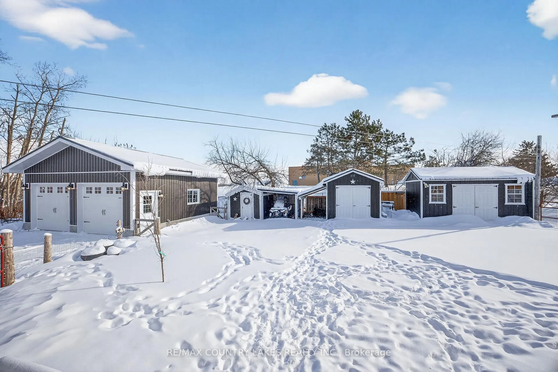 Photo 42 of 672 Simcoe Street, Brock, Beaverton — HOMEH