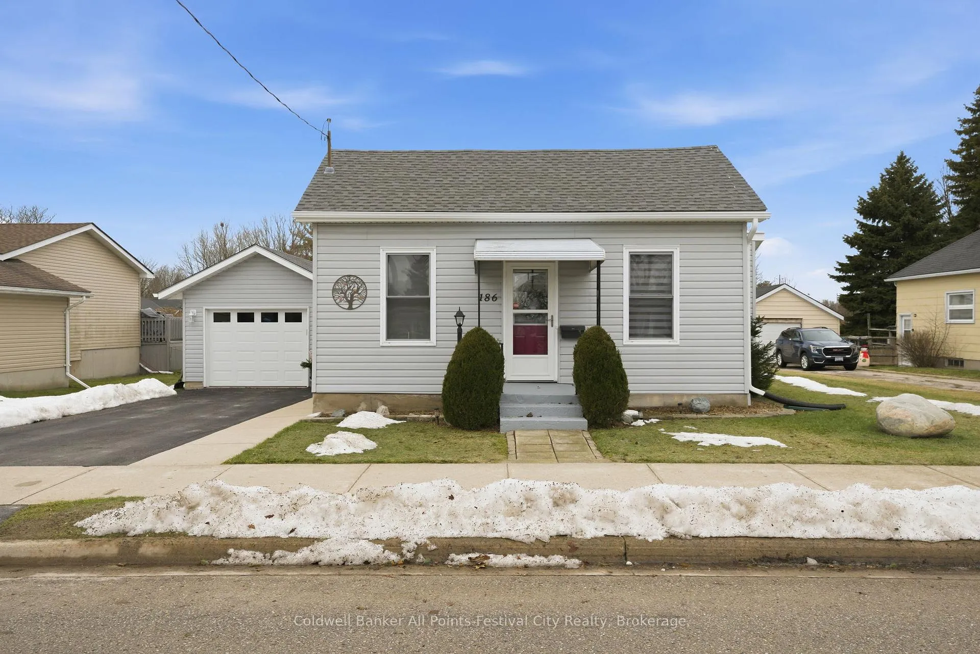 Photo 1 of 186 Wellington Street S, Goderich, Goderich (Town) — HOMEH