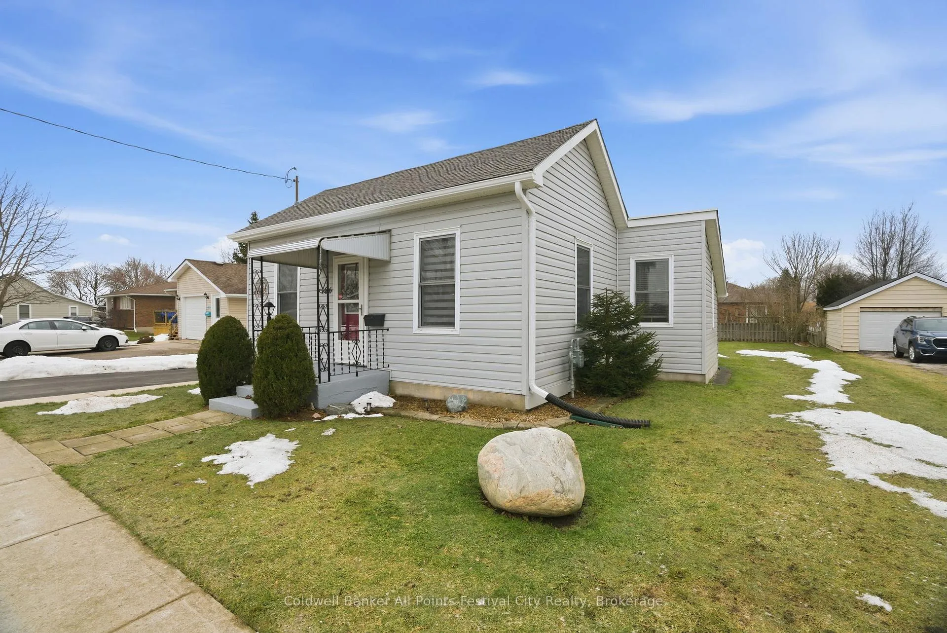 Photo 3 of 186 Wellington Street S, Goderich, Goderich (Town) — HOMEH