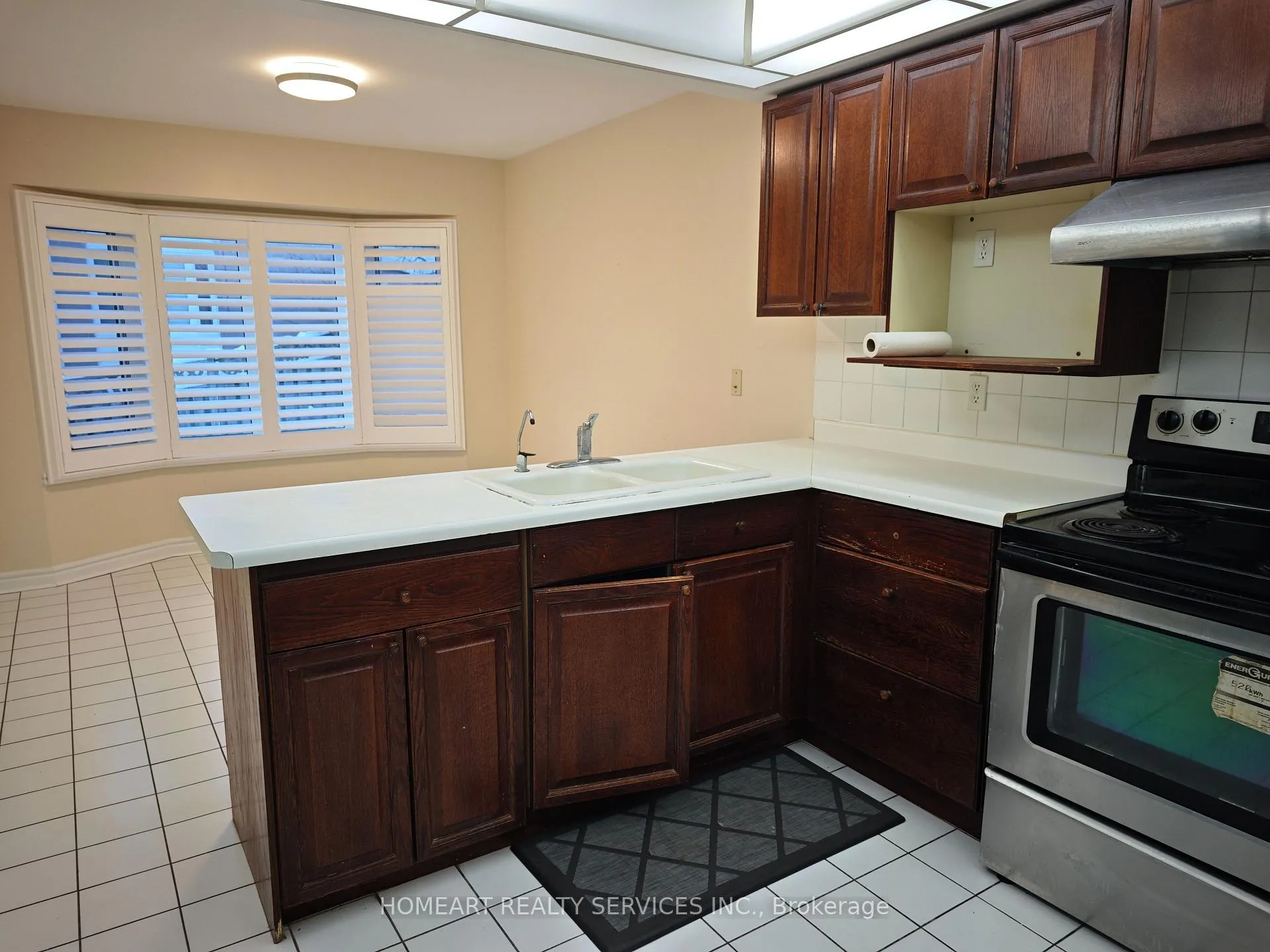 Photo 6 of 52 Melchior Crescent, Markham, Buttonville — HOMEH