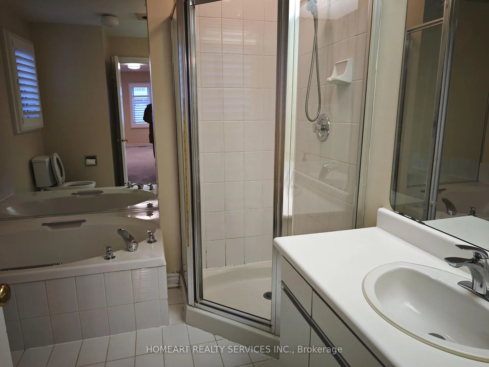 Photo 12 of 52 Melchior Crescent, Markham, Buttonville — HOMEH