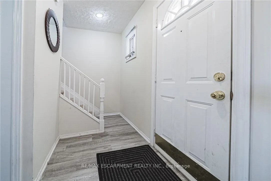 Photo 3 of 143 Fairfield Avenue, Hamilton, Homeside — HOMEH