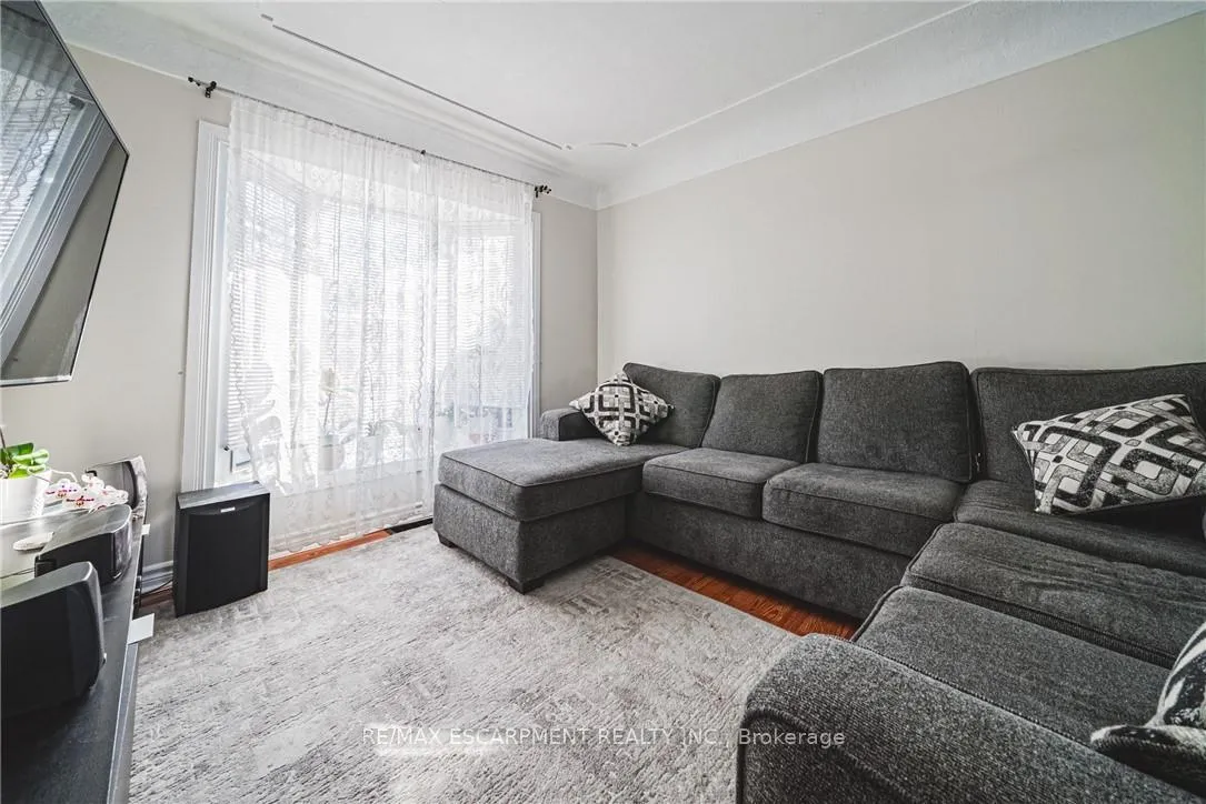 Photo 8 of 143 Fairfield Avenue, Hamilton, Homeside — HOMEH