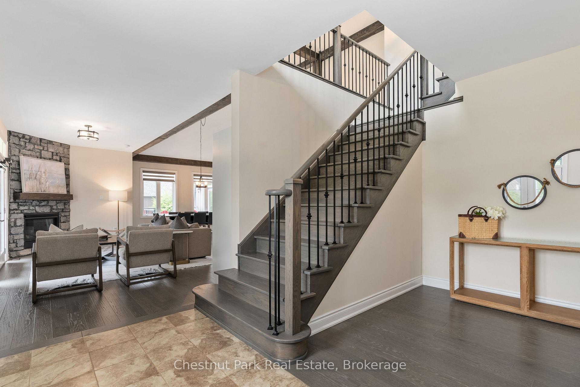 Photo 2 of 3 Baypoint Court, Gravenhurst, Muskoka (S) — HOMEH