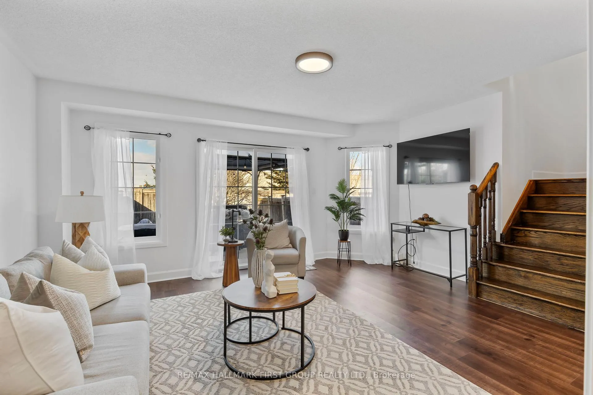 Photo 8 of 86 Elliottglen Drive, Ajax, Northeast Ajax — HOMEH