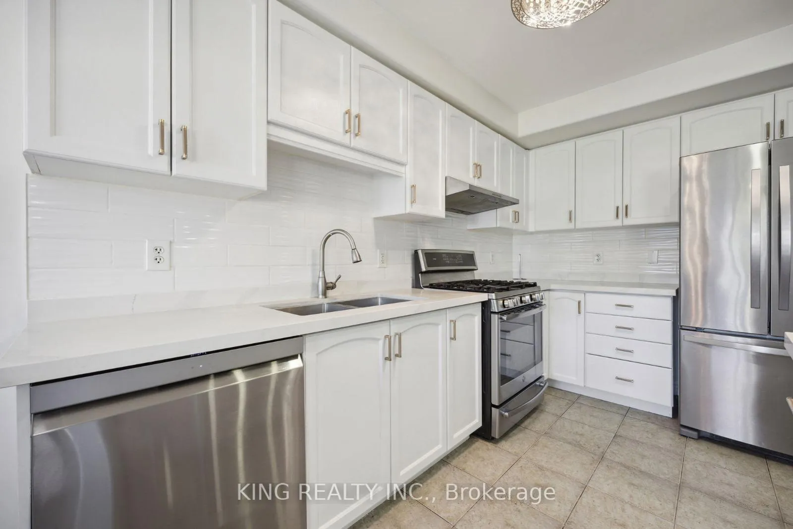 Photo 6 of 111 Donald Bell Drive, Hamilton, Binbrook — HOMEH