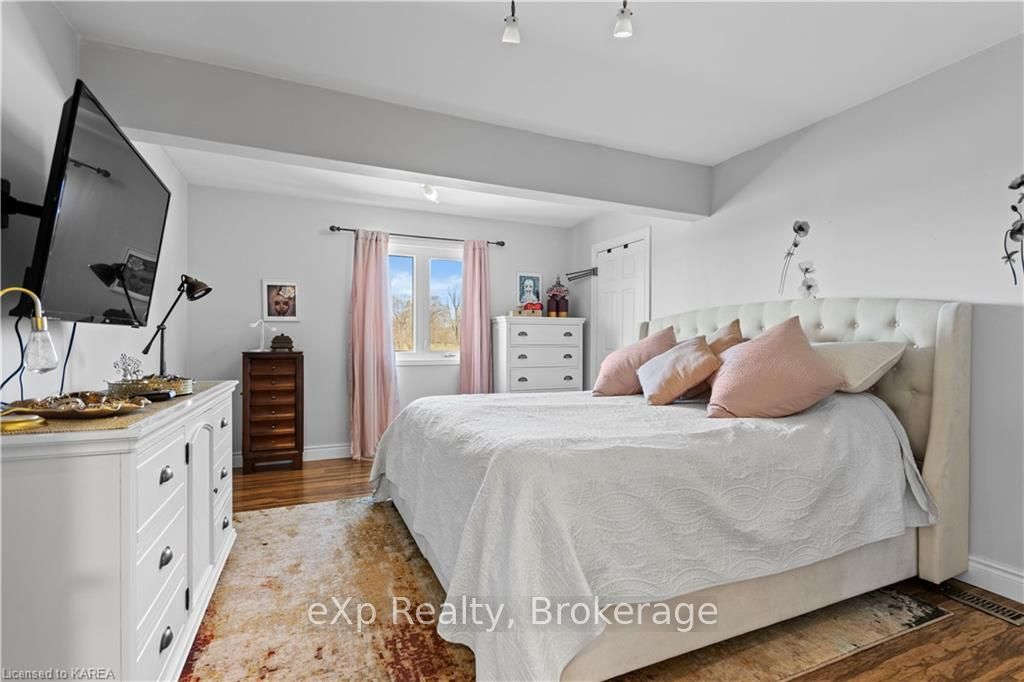 Photo 21 of 3900 Round Lake Road, Frontenac, Frontenac South — HOMEH