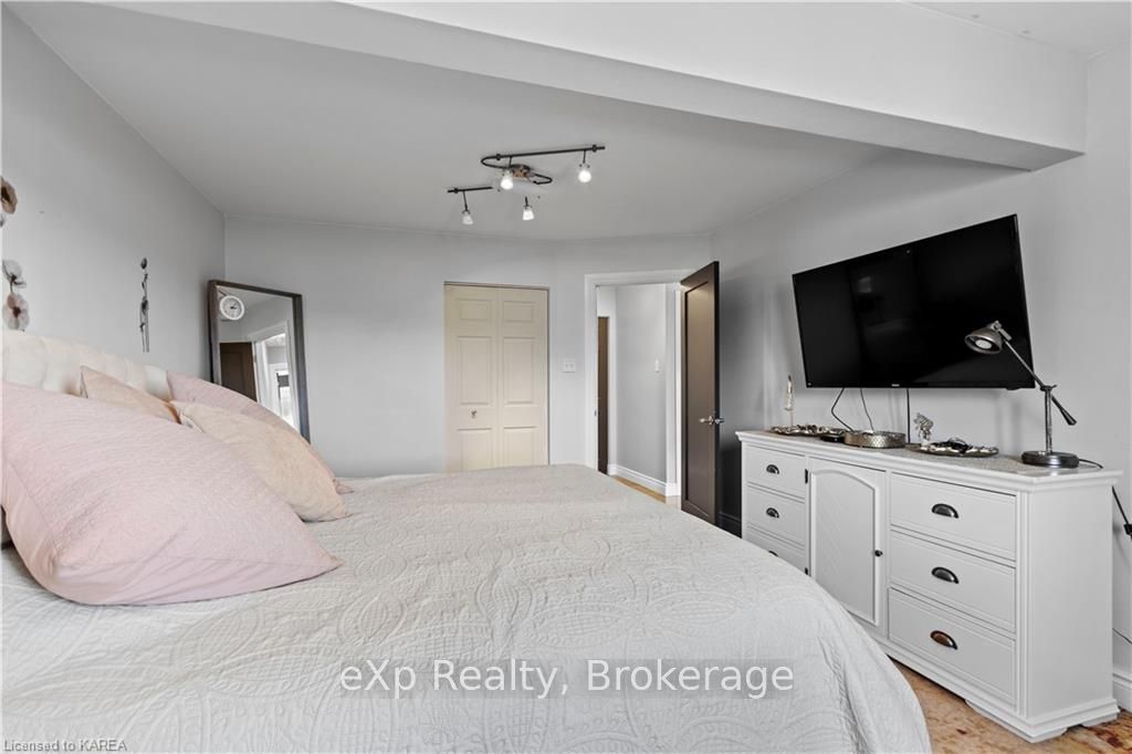 Photo 22 of 3900 Round Lake Road, Frontenac, Frontenac South — HOMEH