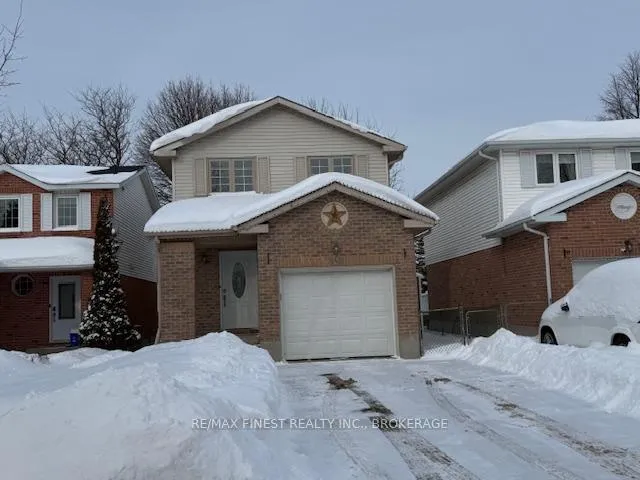 Front of 936 Killarney Crescent