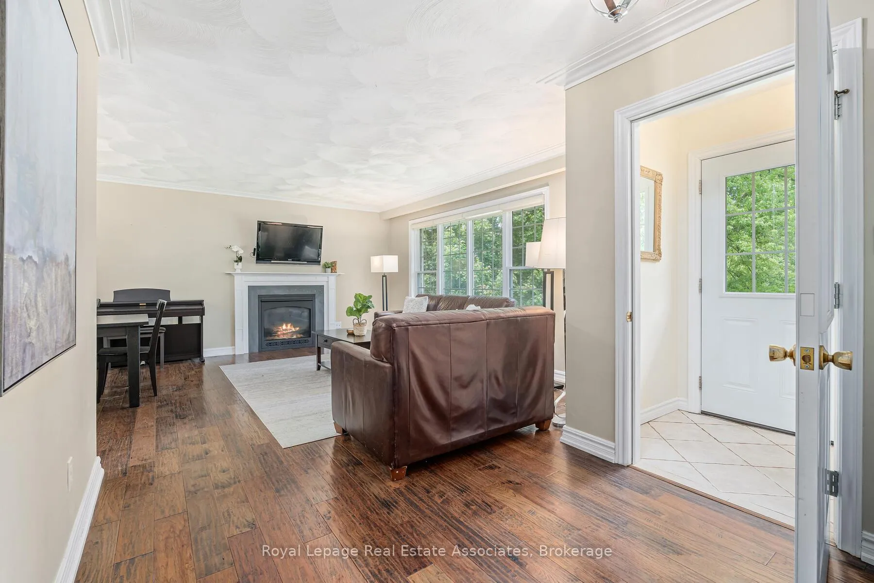 Photo 6 of 112 Park Street E, Halton Hills, Glen Williams — HOMEH