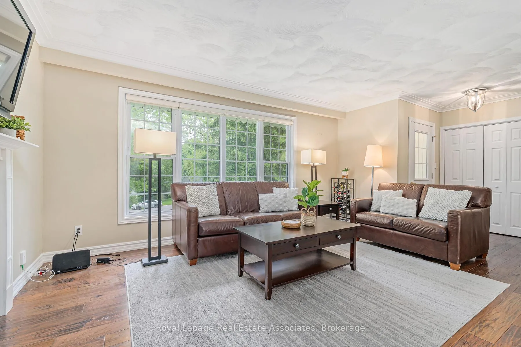 Photo 8 of 112 Park Street E, Halton Hills, Glen Williams — HOMEH