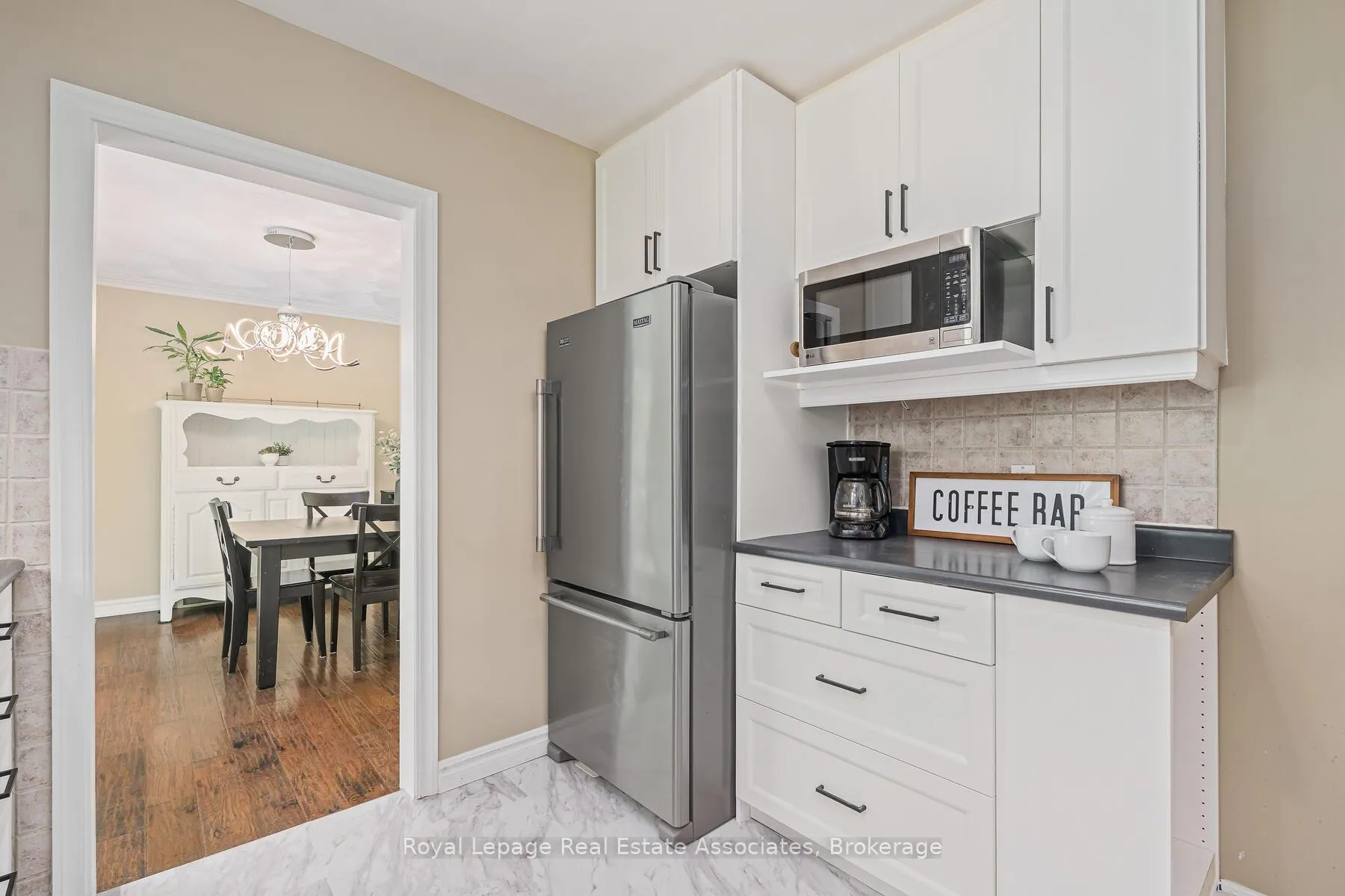 Photo 14 of 112 Park Street E, Halton Hills, Glen Williams — HOMEH