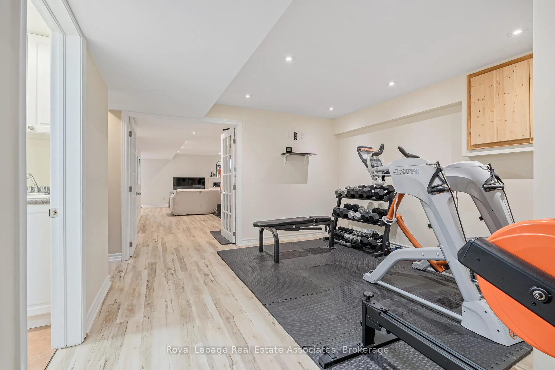 Photo 21 of 112 Park Street E, Halton Hills, Glen Williams — HOMEH