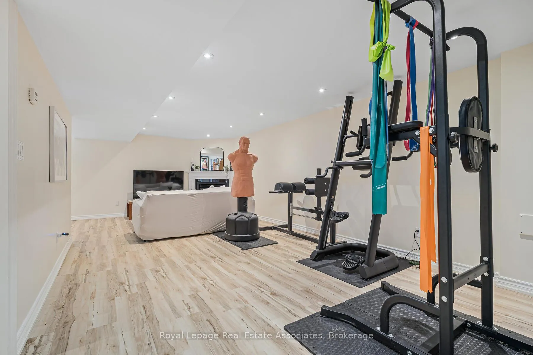 Photo 22 of 112 Park Street E, Halton Hills, Glen Williams — HOMEH