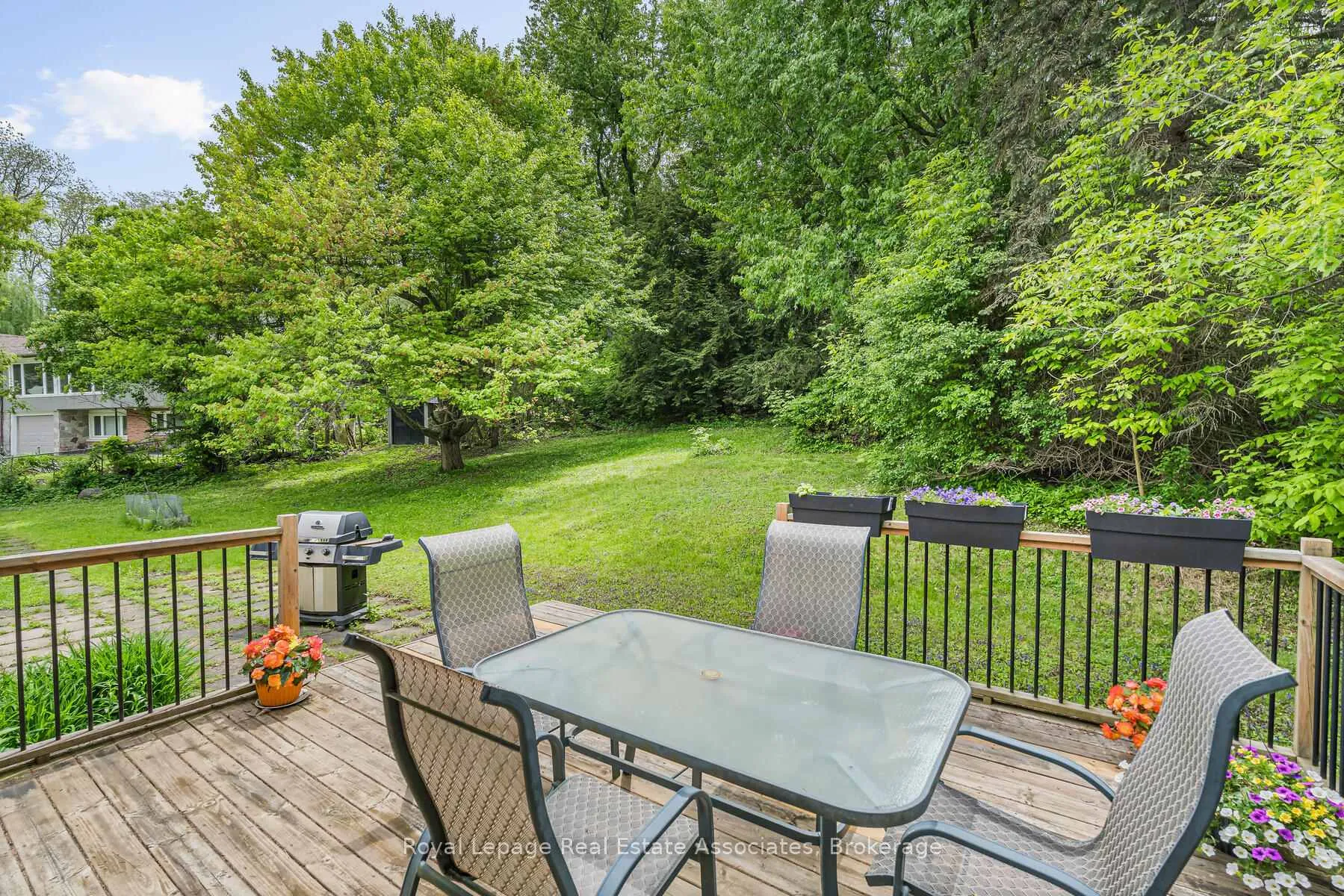 Photo 32 of 112 Park Street E, Halton Hills, Glen Williams — HOMEH