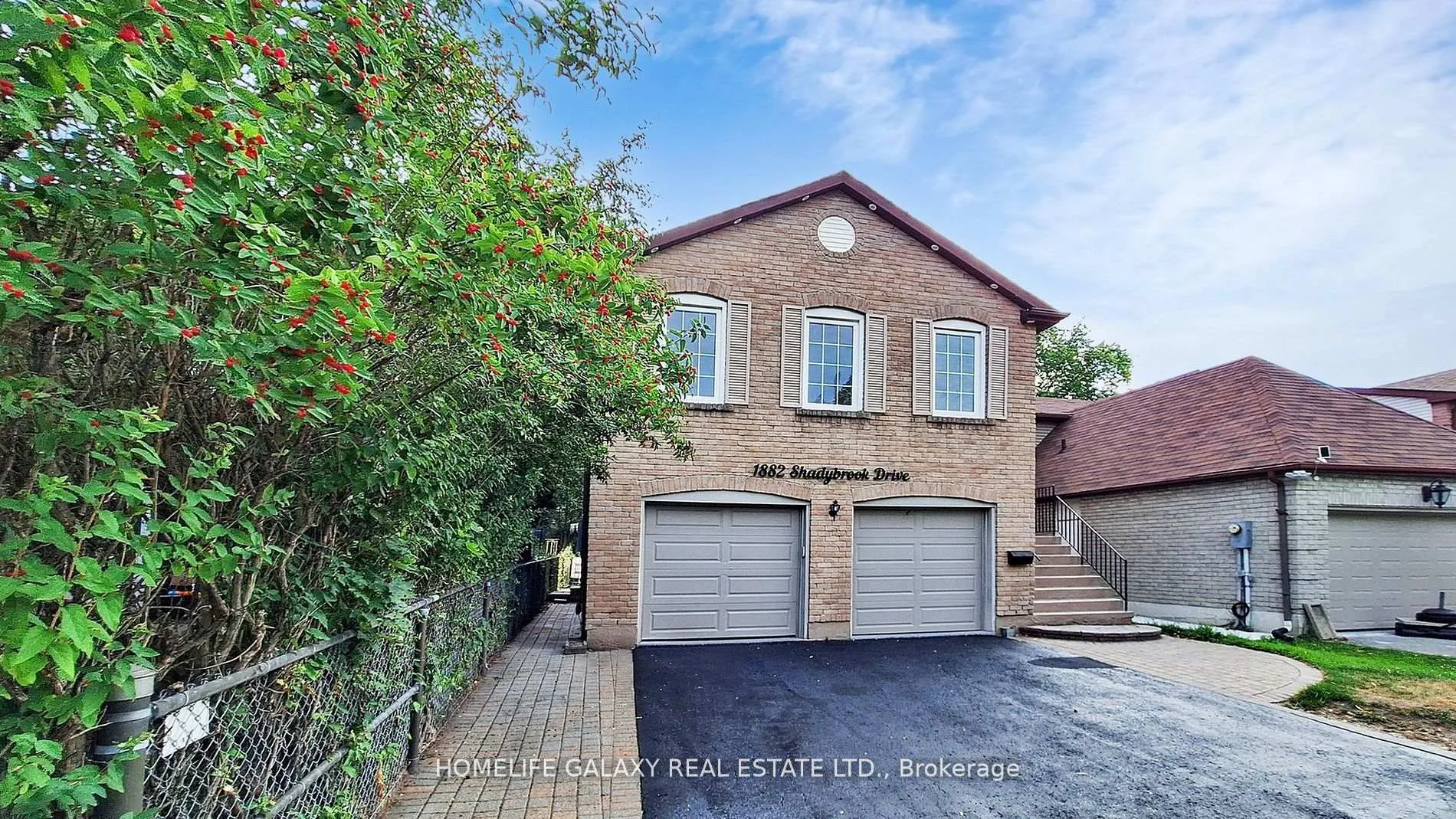 Photo 3 of 1882 Shadybrook Drive, Pickering, Amberlea — HOMEH