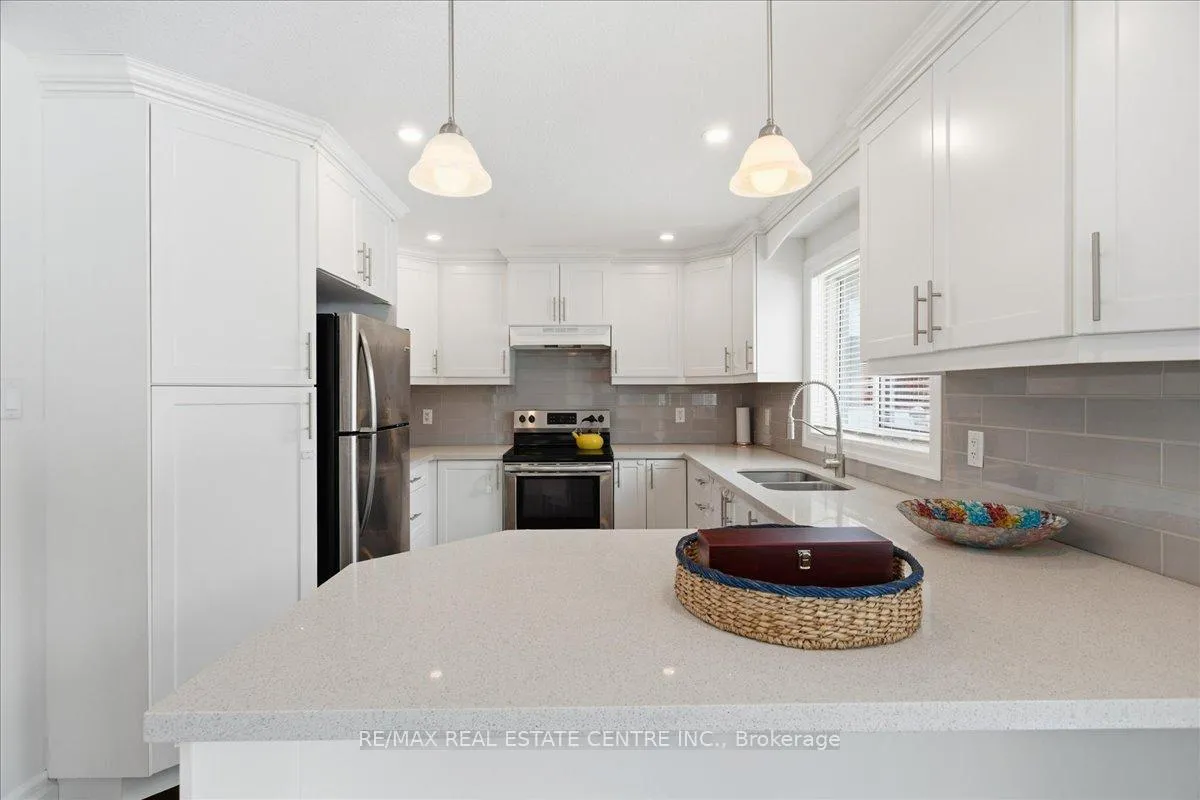 Photo 11 of 431 Second Road E, Hamilton, Stoney Creek — HOMEH