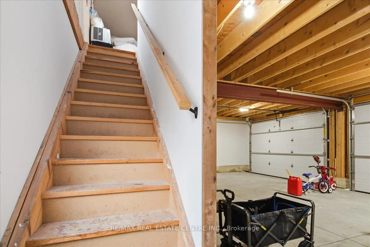 Photo 37 of 431 Second Road E, Hamilton, Stoney Creek — HOMEH
