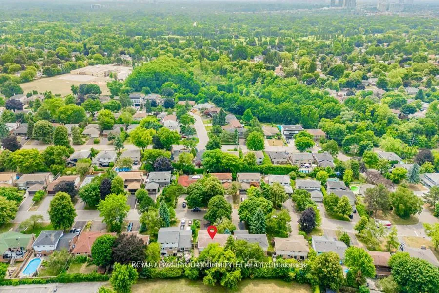 Photo 50 of 10 Banquo Road, Markham, Royal Orchard — HOMEH