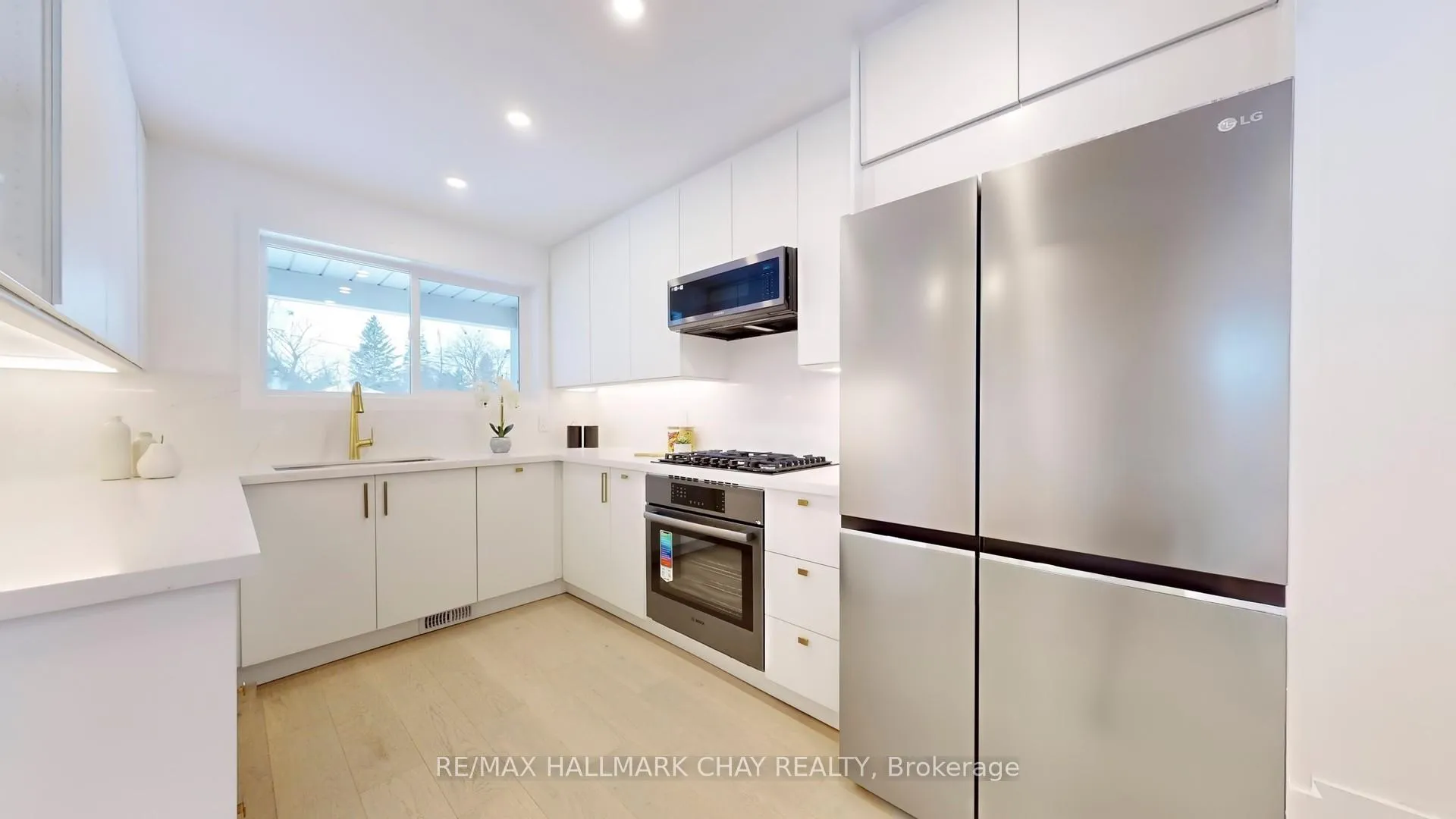 Photo 10 of 3 Davidson Road, Aurora, Aurora Highlands — HOMEH