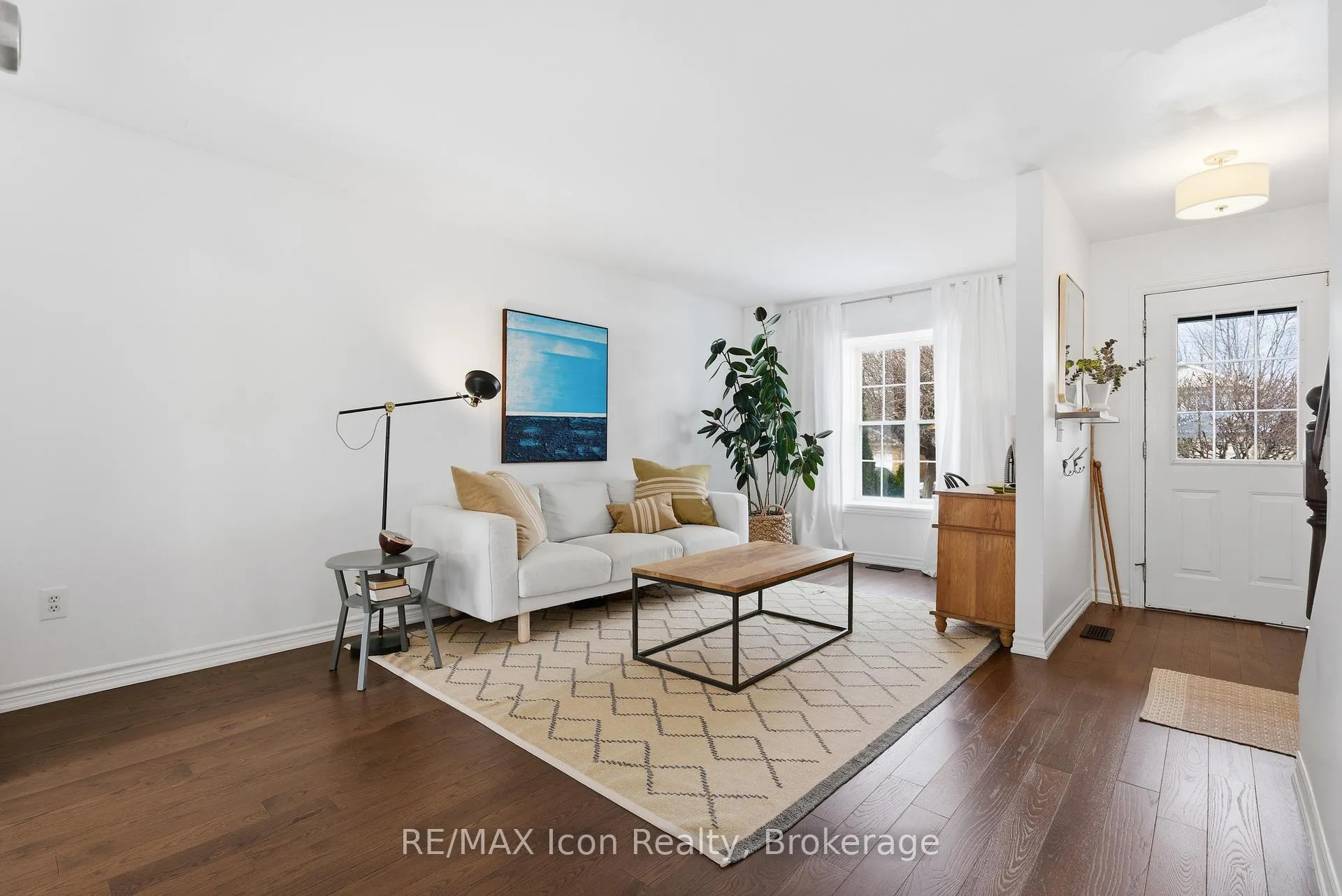 Photo 8 of 121 Moss Place, Guelph, Kortright West — HOMEH