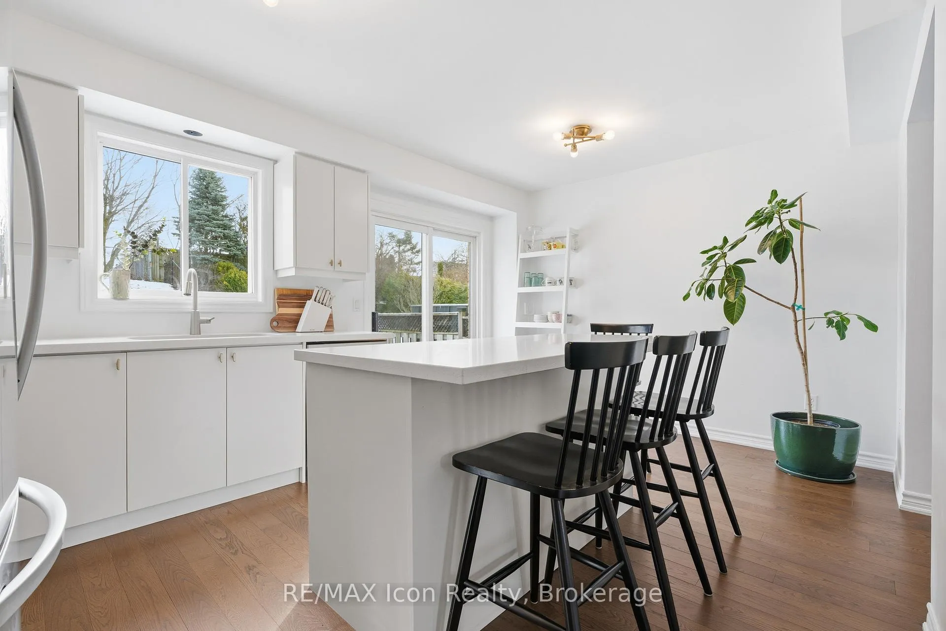 Photo 10 of 121 Moss Place, Guelph, Kortright West — HOMEH